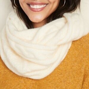 Old Navy Cream Knit Infinity Wrap Scarf New